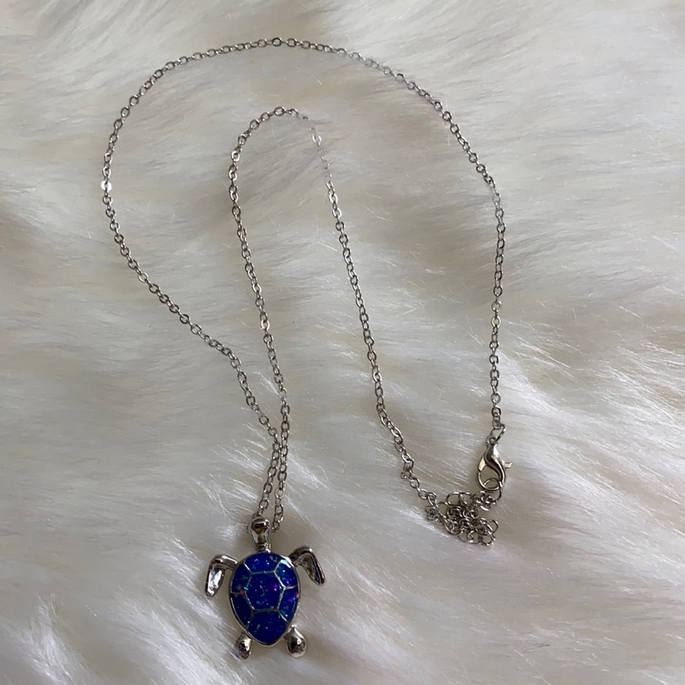 TURTLE NECKLACE - Picture 2 of 3
